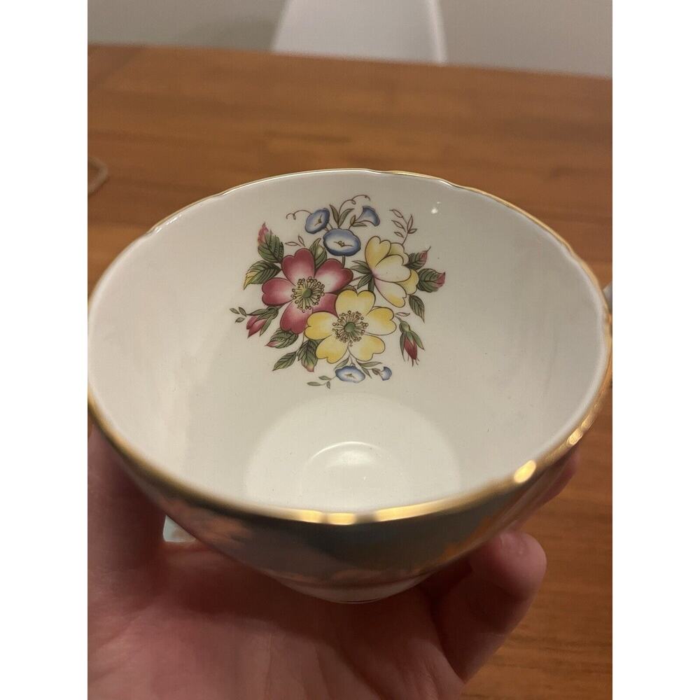Vintage Paragon Teacup and Saucer Fine Bone China made in England cottage - Picture 4 of 5